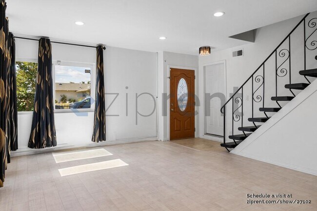 Photo - 6810 Houston St