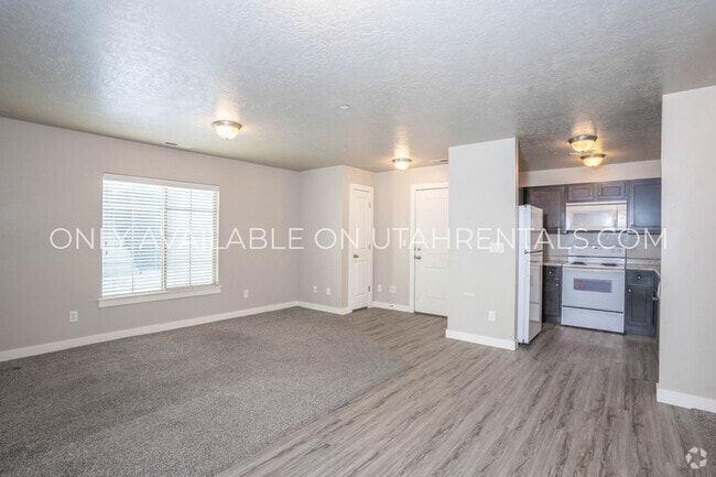 Building Photo - 1906 N Geneva Rd Unit 103 Rental