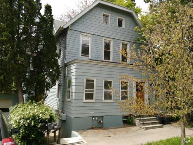 Building Photo - 206 Schuyler Pl Unit 1 Rental