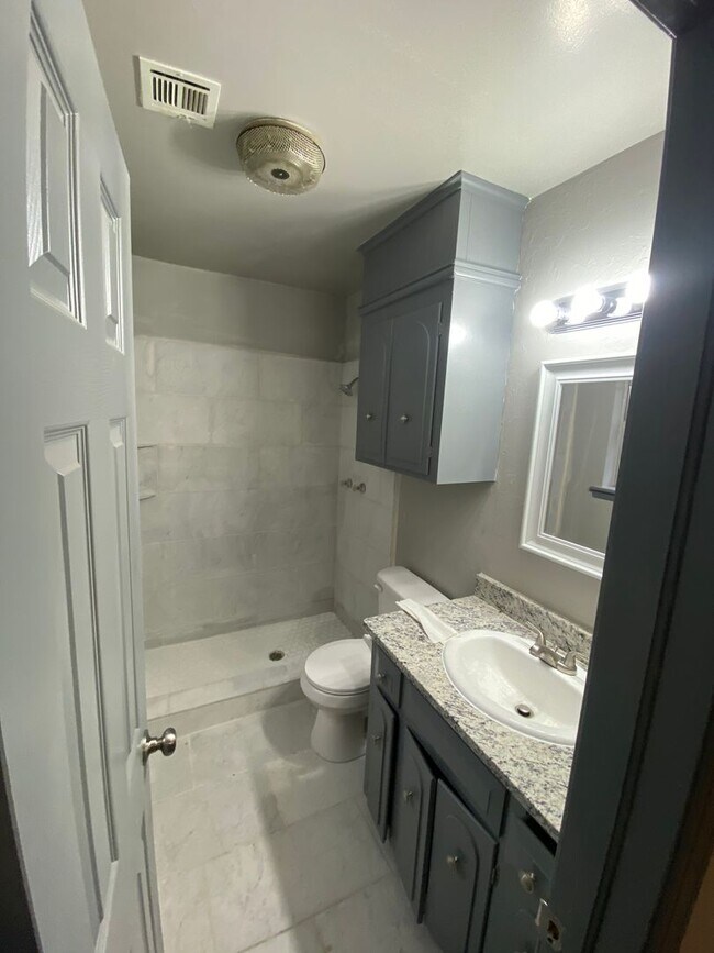 Photo - 10714 E 27th St S