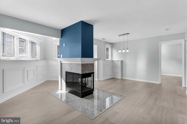 Building Photo - 4986 Dorsey Hall Dr Unit C1