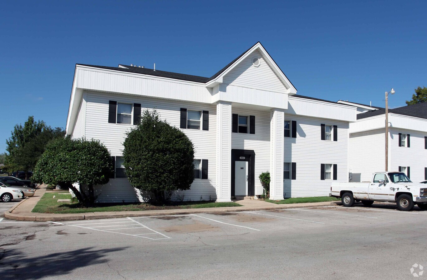 Saratoga Springs - Saratoga Springs Apartments