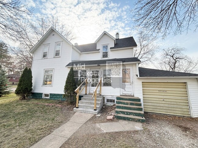 Building Photo - 735 S Wisconsin- 5 bedroom, 2 bathroom house