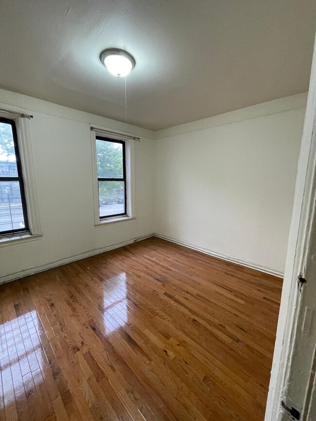 Photo - 142 W 238th St Unit 9