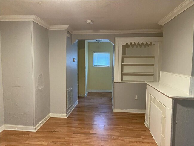 Photo - 418 Holly Dr SE