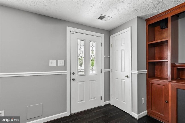 Photo - 1594 Lodge Pole Ct
