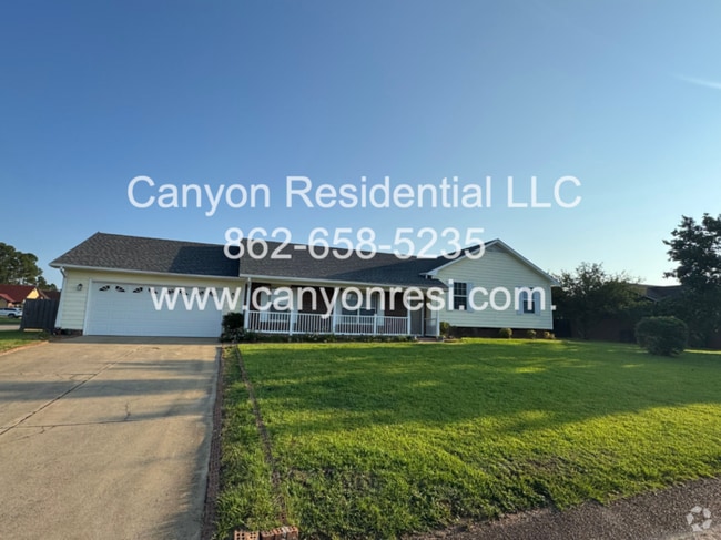 Building Photo - 301 Hawthorn Dr Rental