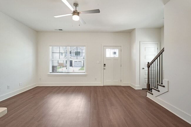 Photo - 105 Huntley Dr