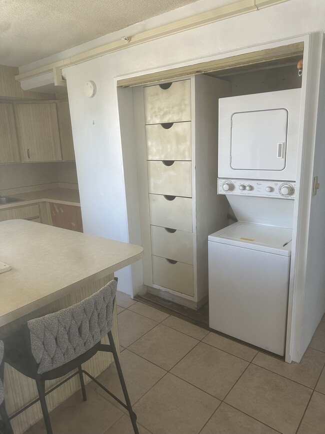 Photo - 2333 Kapiolani Blvd Unit 1517
