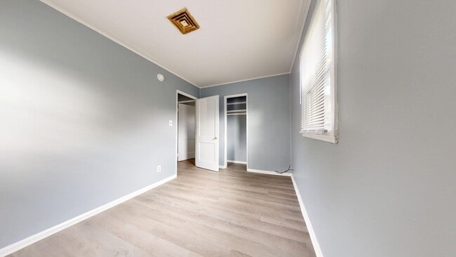 Photo - 393 Spayer Ln