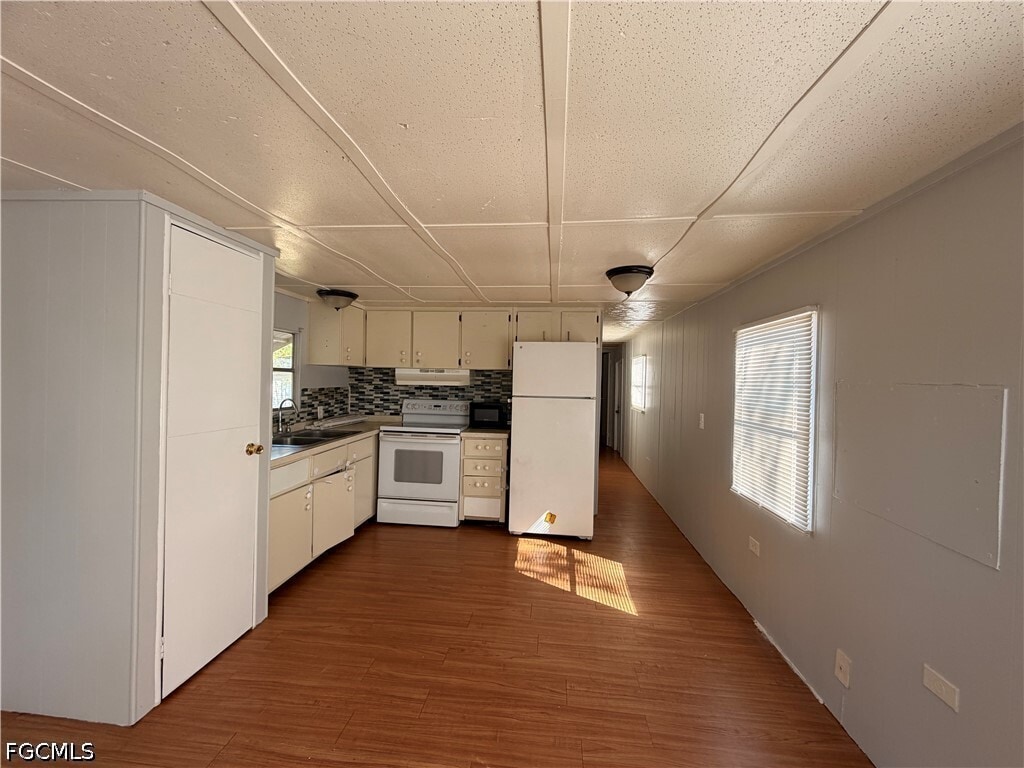 Photo - 8028 Breeze Dr