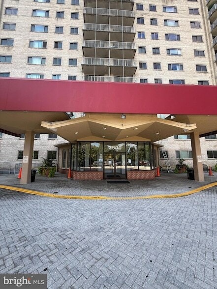 Building Photo - 2500 N Van Dorn St Unit 610