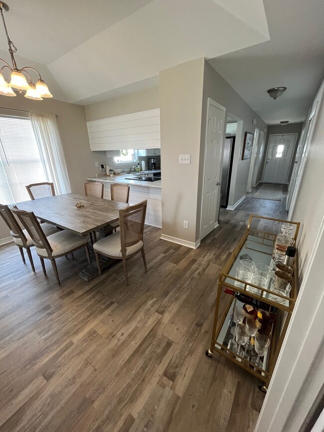 Photo - 412 Belle Chase Ct S