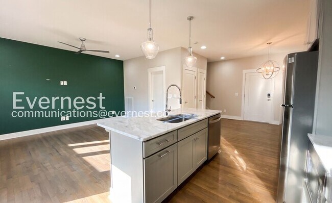 Photo - 220 Croleywood Ln