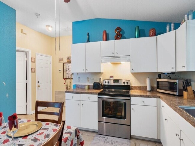 Photo - 7402 Coquina Ave