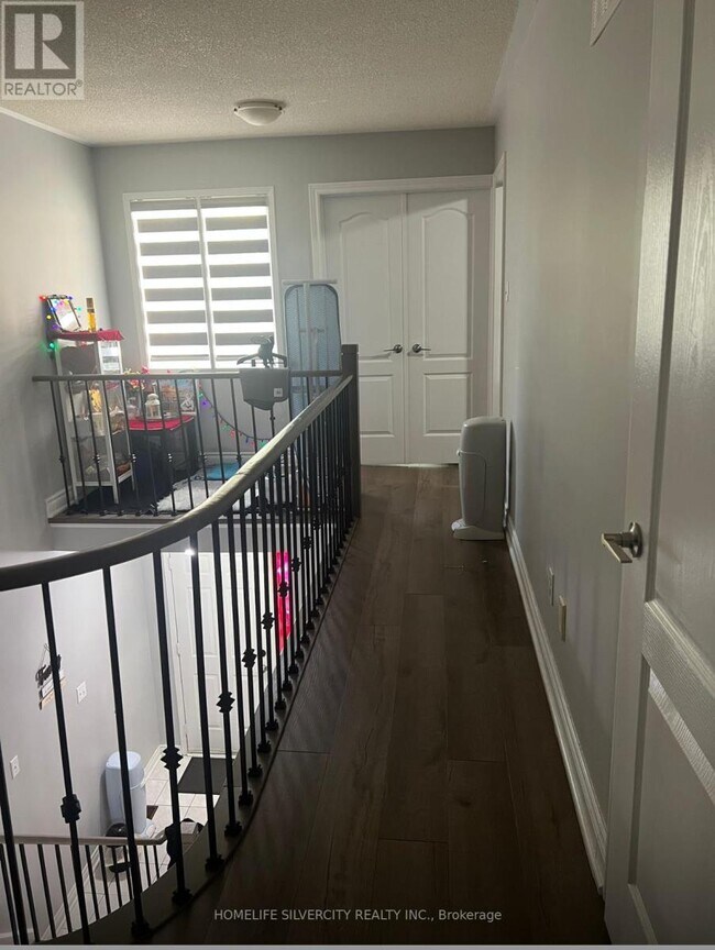 Photo - 63 Cedarwood Cres