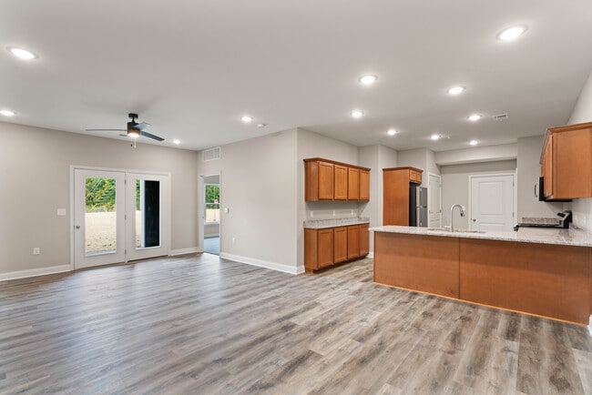 Photo - Adelyn Apartments