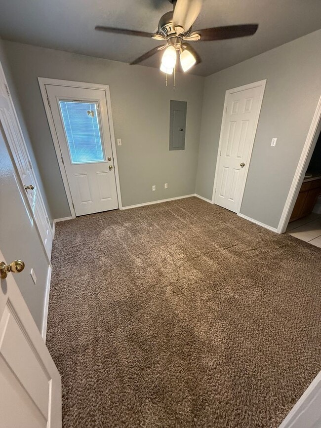 Photo - 3 Bed 1.5 Bath House Total Electric close to U of A Fort Smith