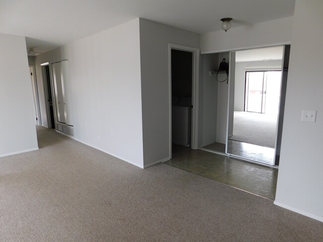 Photo - 573 Greystone Ln