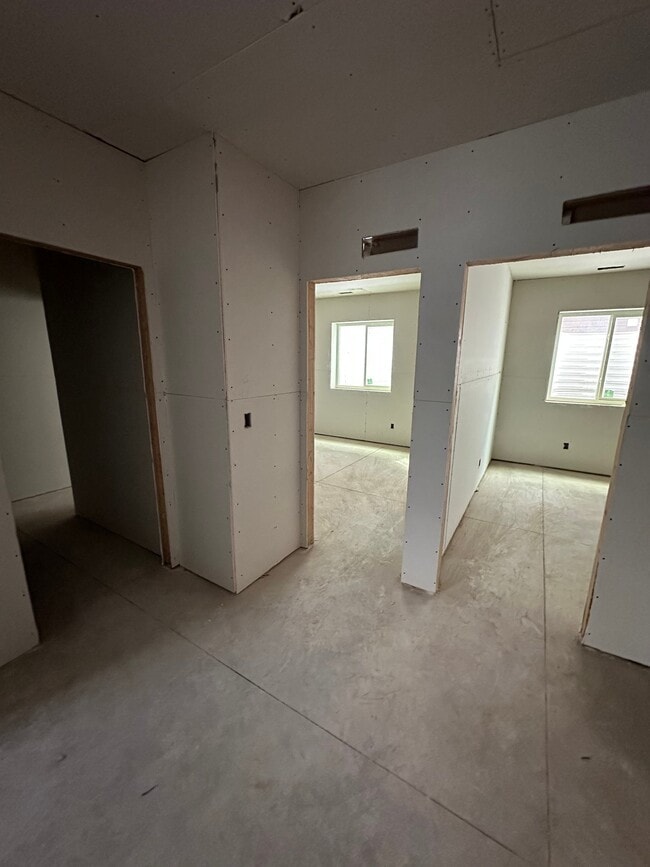 570 Aurora Blvd Unit B