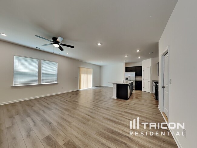 Photo - 2472 Lennox Rd SE