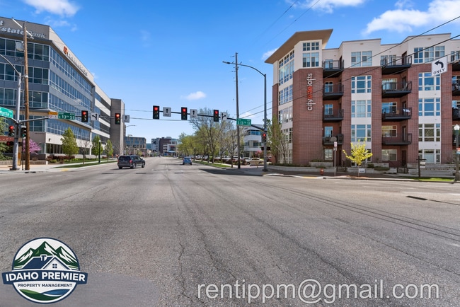 Photo - 406 S 13th St