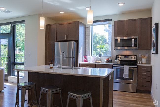 2BR, 2BA - E