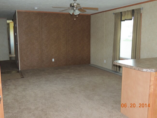 Photo - 203 2nd St S