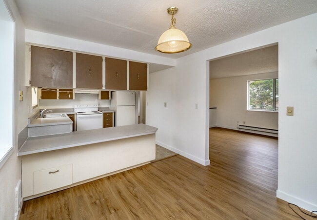 Photo - 13314 86 Ave E Unit B