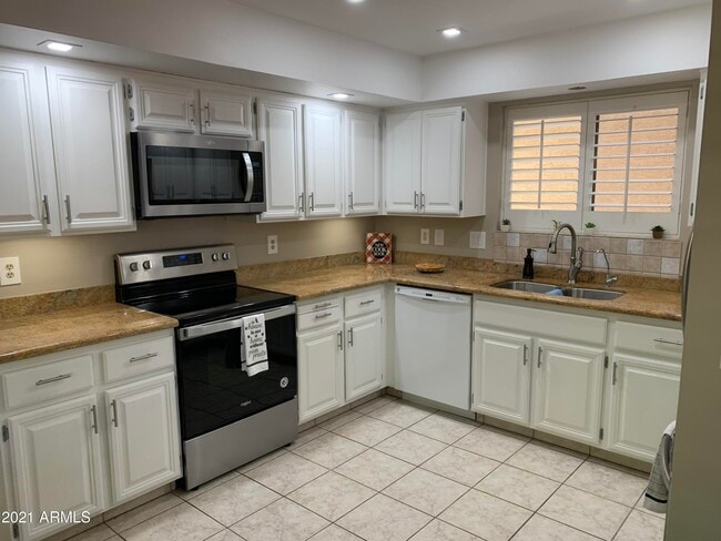 Photo - 26001 S Sherbrook Dr