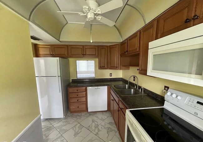 Photo - 333 N Lake Howard Dr Unit 212D