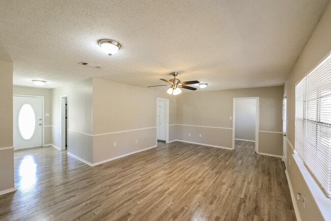 57 Willowbrook Ln