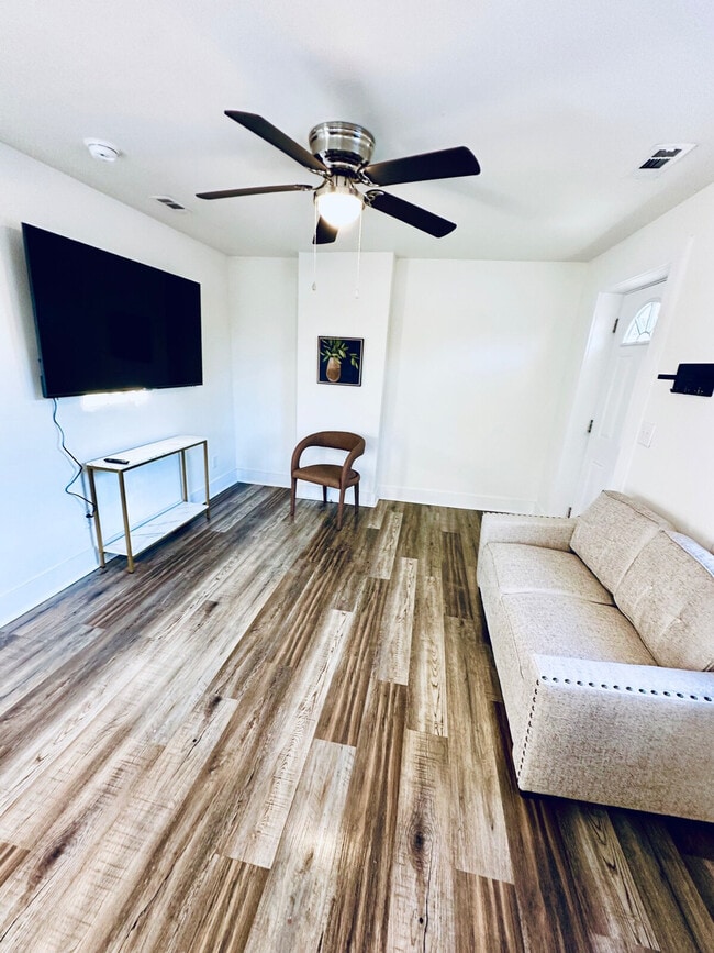 401 Cedar Lane Rd Unit SI ID1234771P