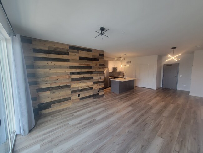 Photo - 302 W Liberty Dr Unidad 201