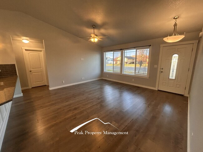 Photo - 2070 Kelly Dr