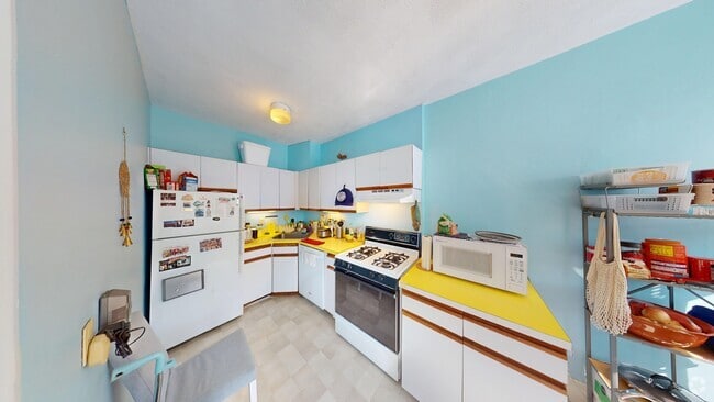 Building Photo - 4 Chiswick Rd Unit 27 Rental