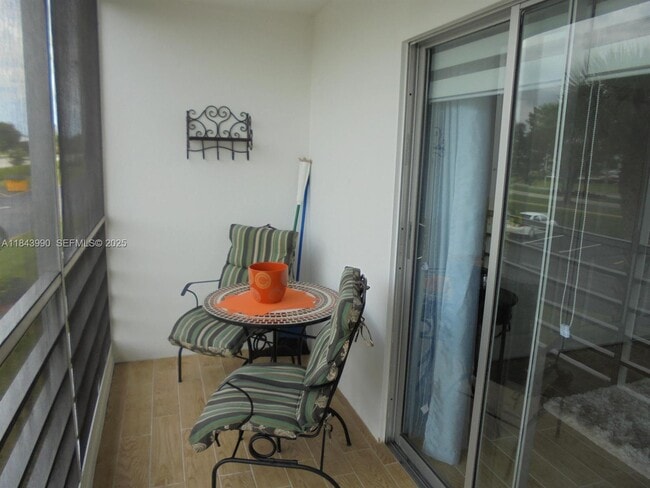 Photo - 400 Brighton J Unit 400