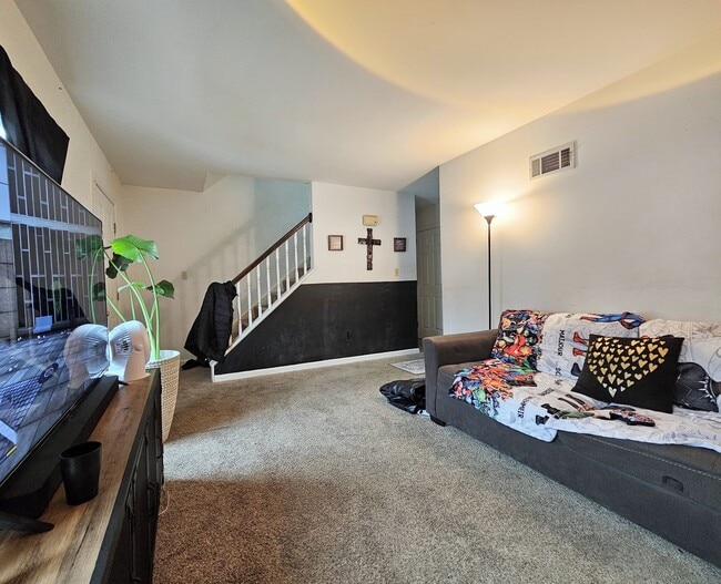 Photo - 70 Ironstone Dr