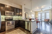 1BR,1BA - 764SF 1G1 - Kitchen