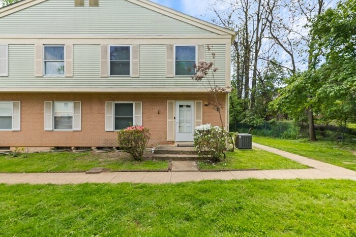 Photo - 43 Woodenbridge Ct (Reisterstown, MD)
