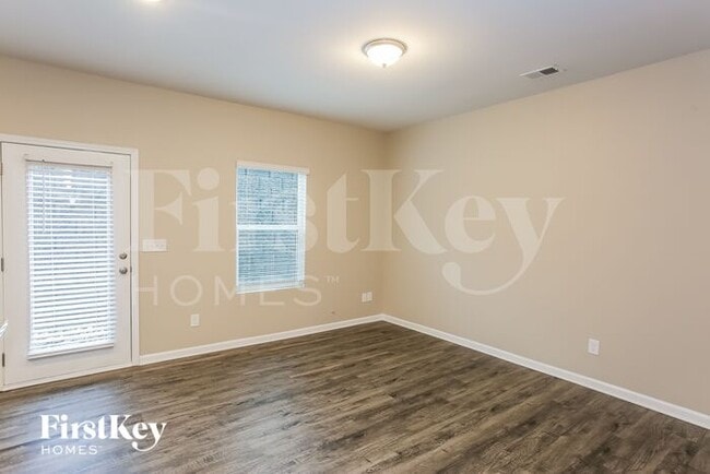 Photo - 10720 Rivergate Dr NW