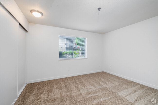 1BR, 1BA - 580SF - Bedroom