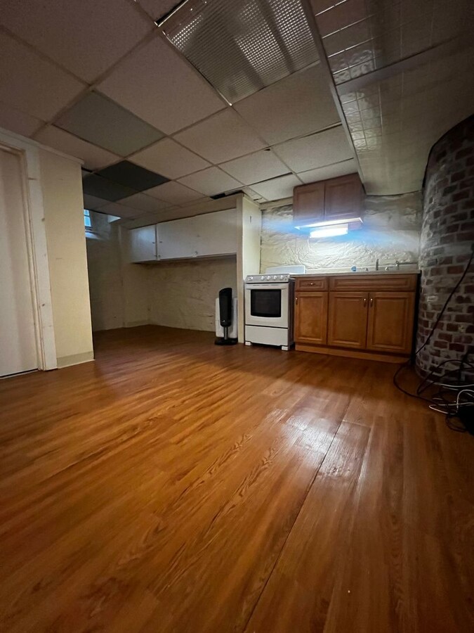 Small, Unique Efficiency Style Basement St... - Small, Unique Efficiency Style Basement St... Unidad 1A Rental