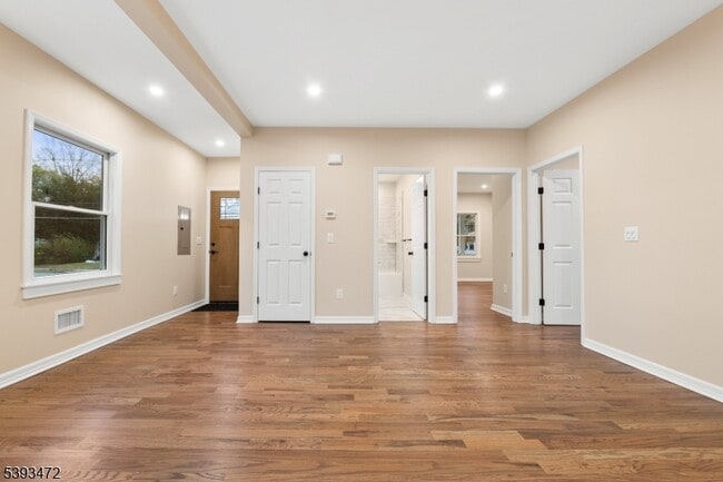 Photo - 937 Ringwood Ave