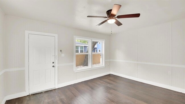 Photo - 4010 Speedway