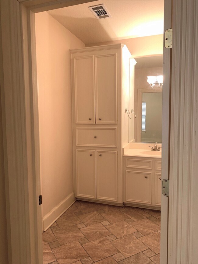 Photo - 2210 Bellefontaine