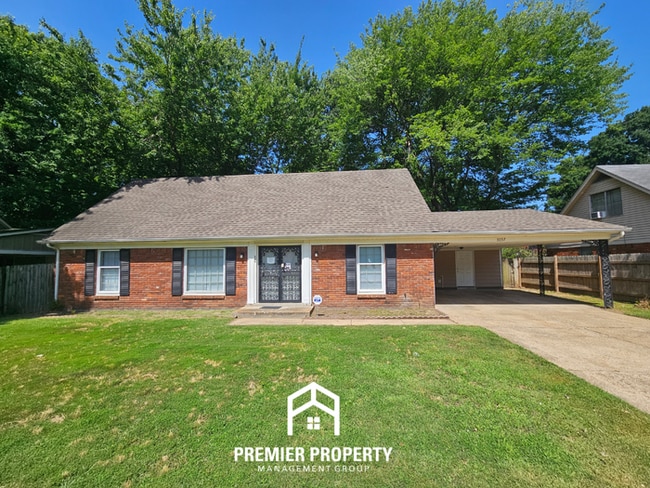 Building Photo - Spacious 4BR/2BA Home Near Hickory Hill | 1,805 Sq Ft, Hardwood Floors & Formal Dining Area