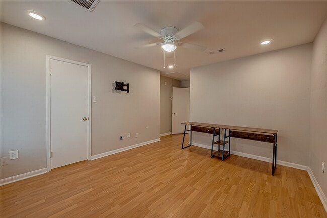 Photo - 7497 Brompton St Unidad 7497