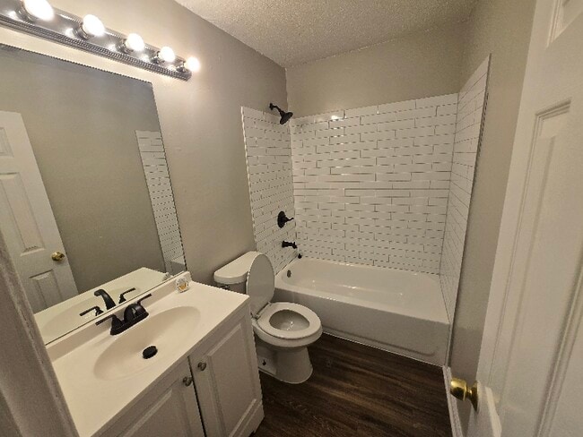 Photo - 205 Reno Ave