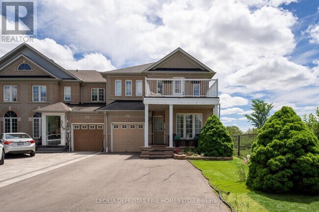 Photo - 294 Wildberry Crescent